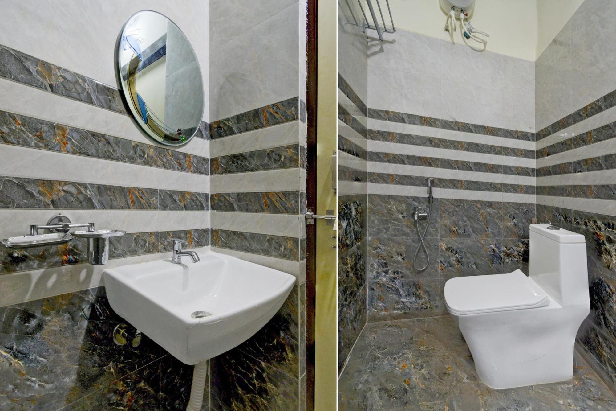 Super Townhouse Kukatpally North Formerly Munagala Arcade Hotel 2*