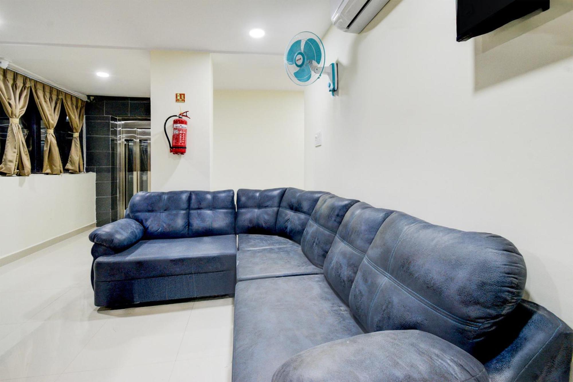 Hotel Super Townhouse Kukatpally North Formerly Munagala Arcade